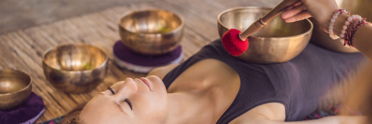 Sound therapy with singing bowls